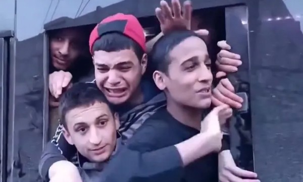 YPG'den Çocuk Esirlere Sistematik İşkence! 11-12 Yaşlarında Tutuklandılar